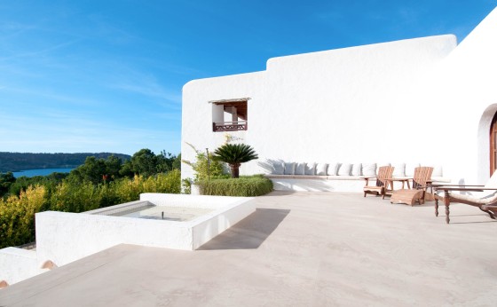 Casa la Vista sun terrace with fountain