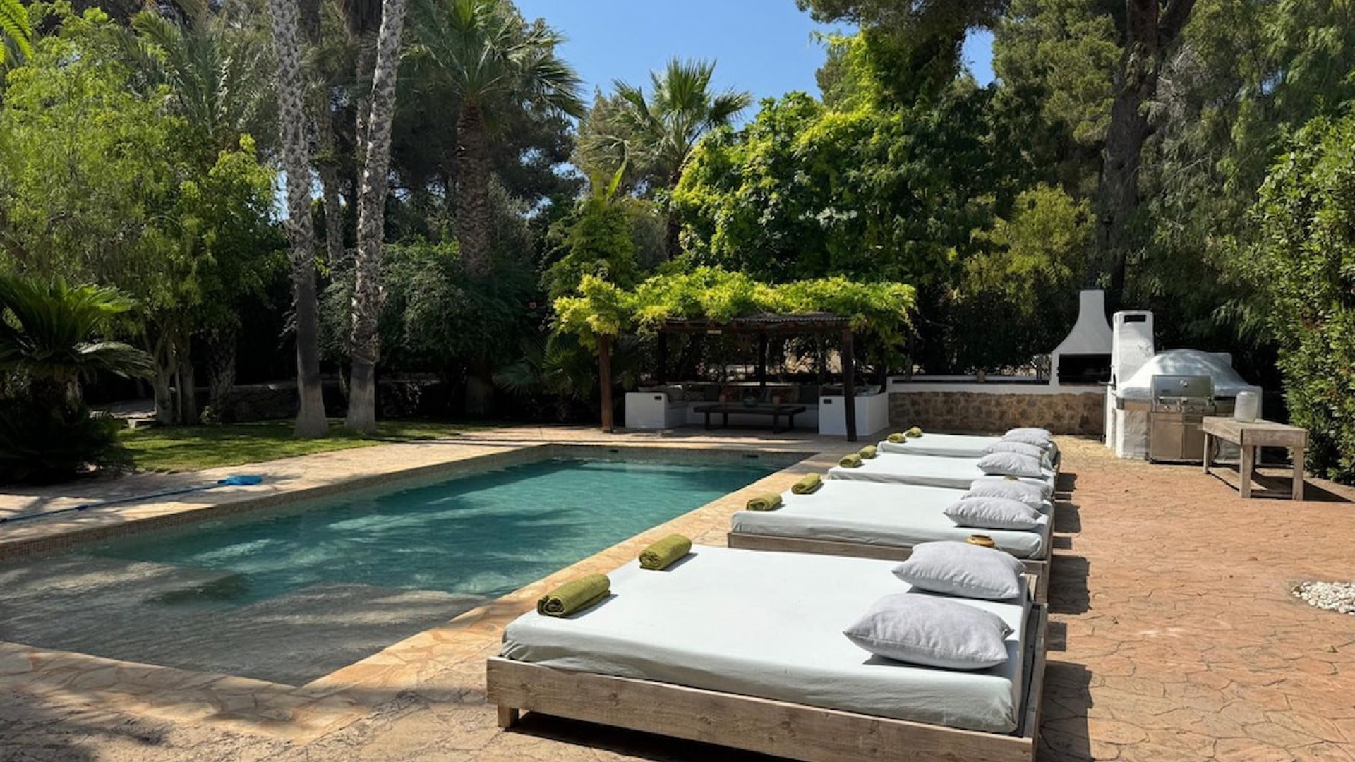 A0BED39D-87D8-406F-8054-B302A294EDFF_1_105_c