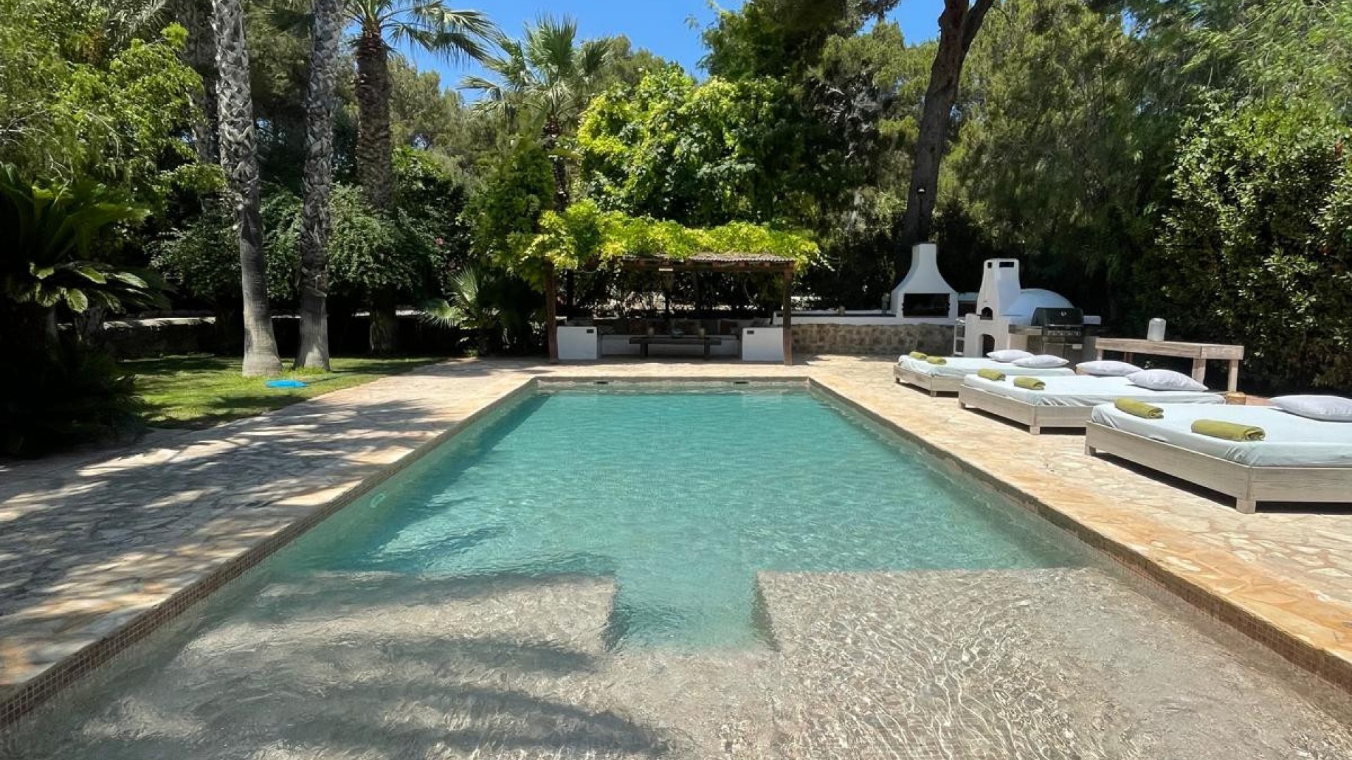 BC7A9445-E883-4B8C-A307-8A3C245ECF02