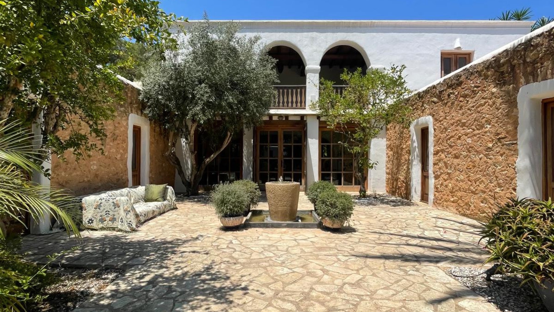 0BC8FC0A-4A4F-42F6-9601-D890795B6173