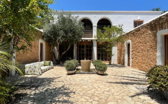 0BC8FC0A-4A4F-42F6-9601-D890795B6173