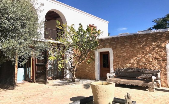 75F972AB-3224-4DEE-859A-3BDFC4B9CACA