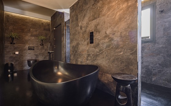 20250806155657000000_MasterBath2