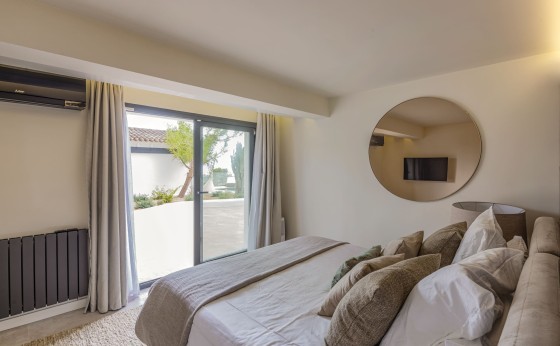 20250806155818000000_Gustrooms5