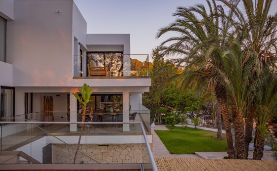 20250806155438000000_VillaMoods4