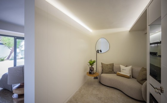 20250806155818000000_Gustrooms6