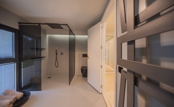 20250806155818000000_Bathrooms2