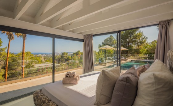 20250806155935000000_BungalowDaytime1