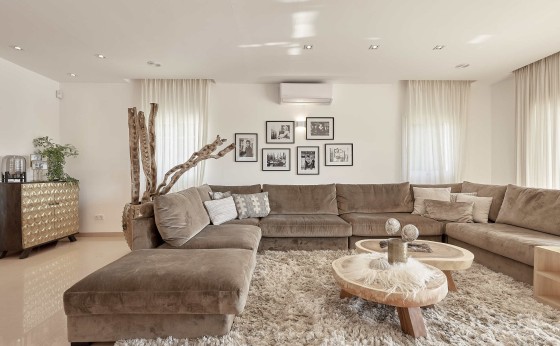 20190214105331000000_jesus181212255000px