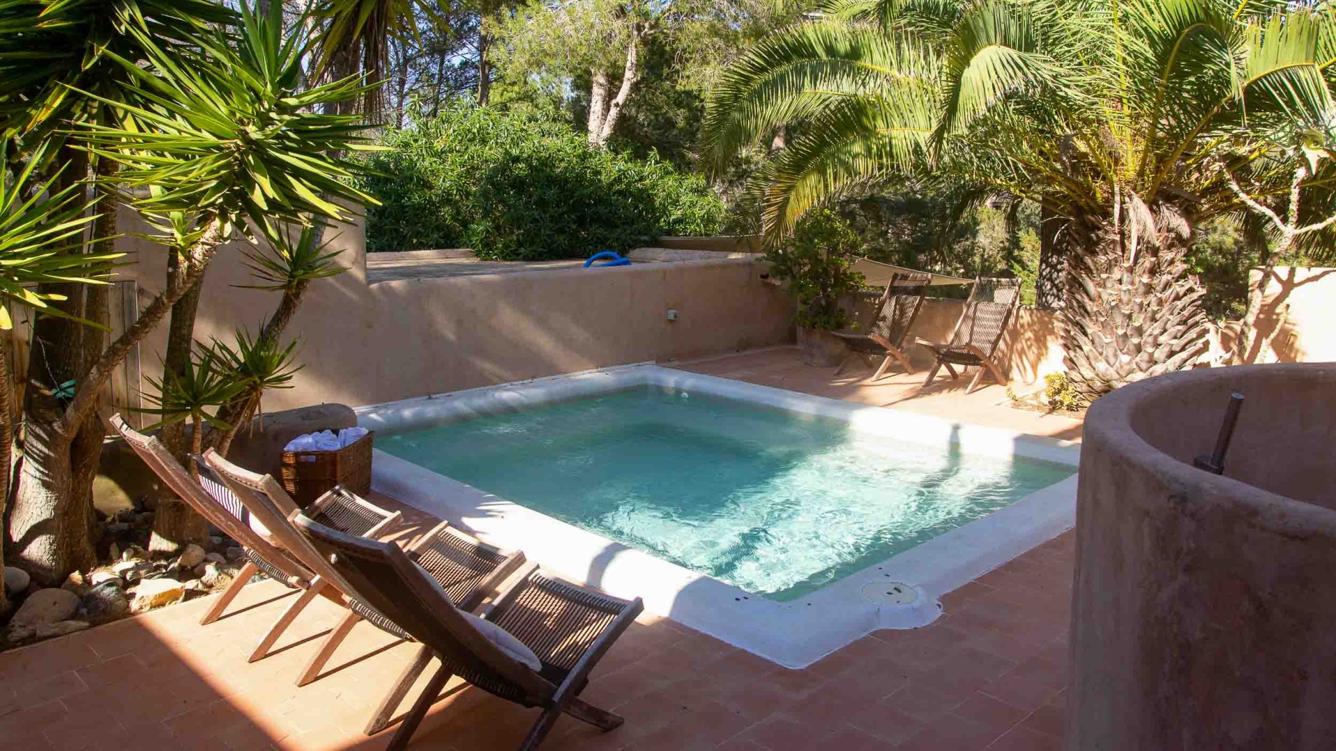 Encantadora piscina rodeada de naturaleza – Eivillas, Can Sand, Formentera