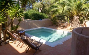 Encantadora piscina rodeada de naturaleza – Eivillas, Can Sand, Formentera
