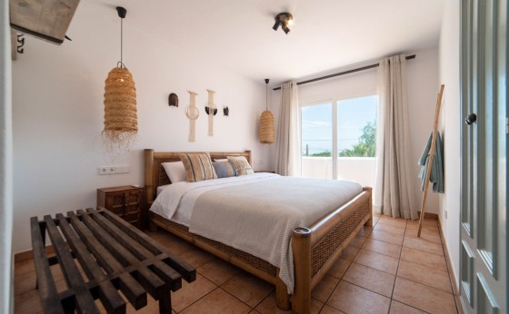 Bedroom at Villa Ly with natural light and soft colors – Eivillas