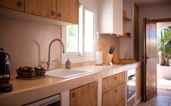 Fully equipped kitchen at Villa Ly with modern finishes – Eivillas
