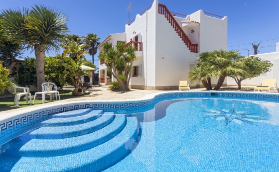 VILLA300519037
