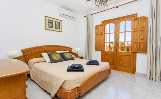 VILLA300519103