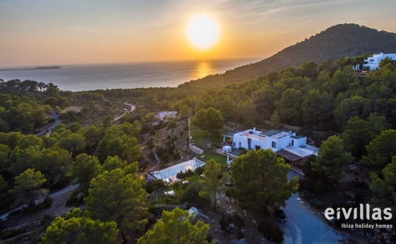 Villa Saladeta - DRONE EIVILLAS-4