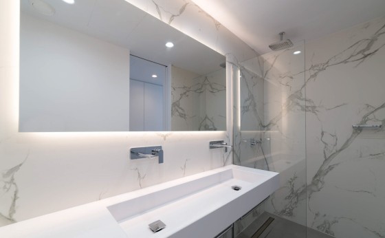 room B-bathroom DSC04597