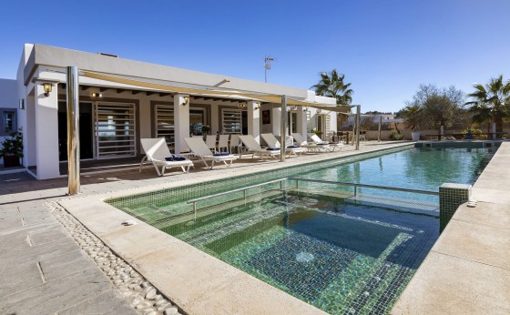VILLA211223070