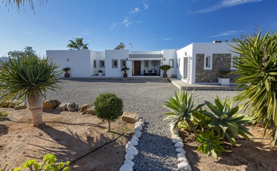 VILLA211223037