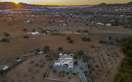 VILLA211223172
