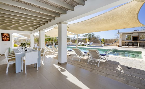 VILLA211223108
