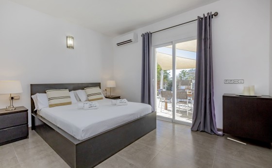 VILLA211223140