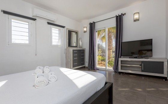VILLA211223136