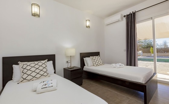 VILLA211223153