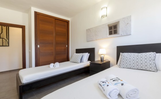 VILLA211223158