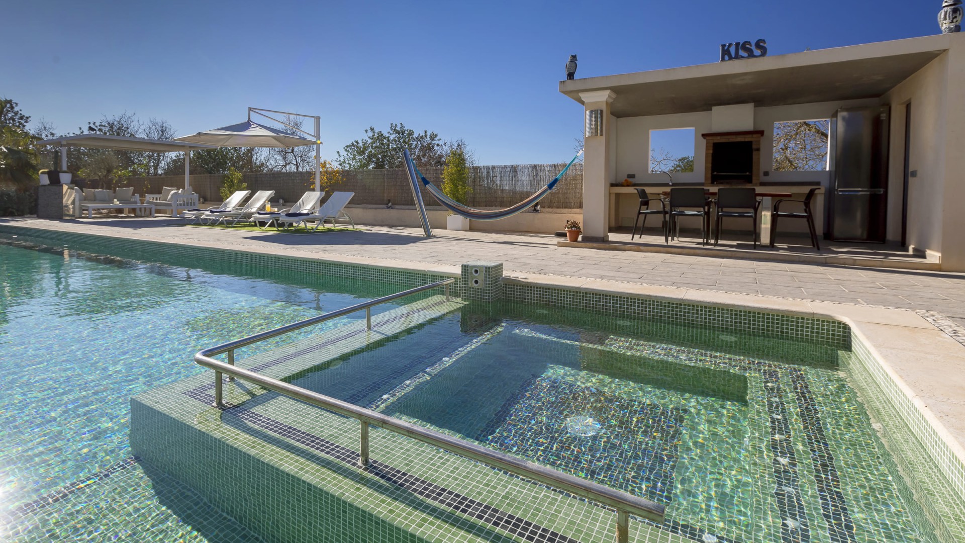 VILLA211223075