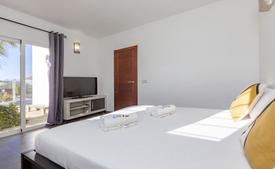 VILLA211223135