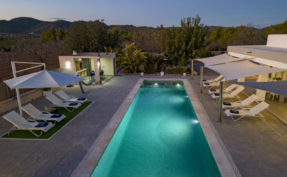 VILLA211223198