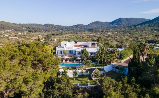 CAN LOVE | Eivillas.com