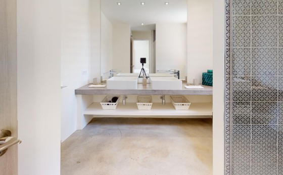 -VILLA-HIGUERASBathroom