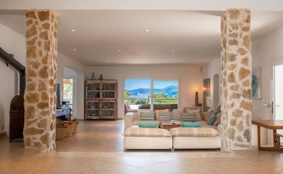 Villa Horizonte | Eivillas.com-9