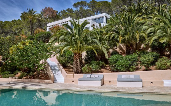 Can-Geco-1-Ibiza-2024-Poolbyday_stairstovilla