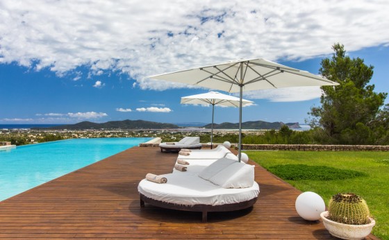 Shaded chill-out lounge in the garden of Villa Star