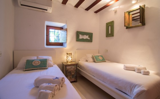 VILLA BLUE STAR - Eivillas.com-48