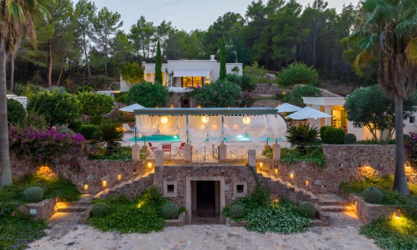 Can Savio – 3 Houses – 12 Pax