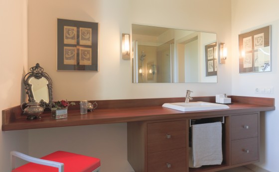 H2_mainbathroom_5