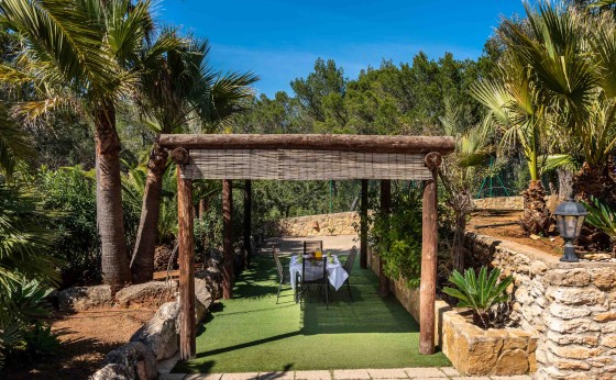 Jardín en Villa Marilina con vistas al campo – Eivillas